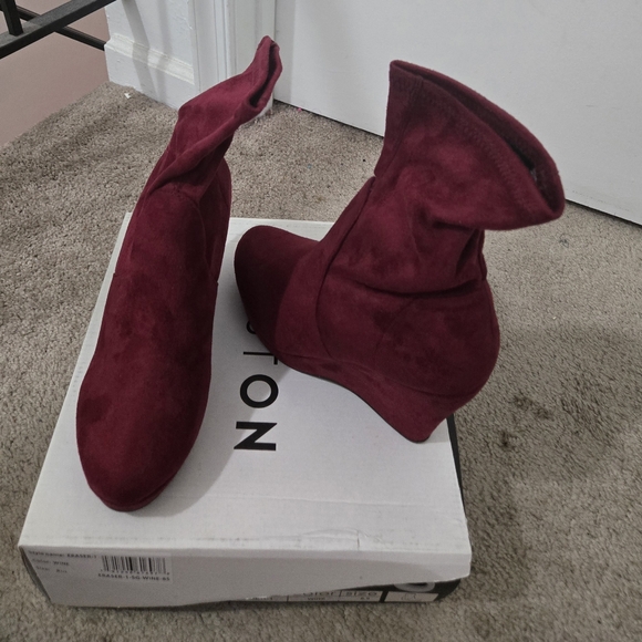 Boots - Picture 5 of 8